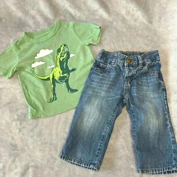 GAP - 2 piece set  - sustainable jeans and top. Size 12 to 18 months - Picture 1 of 9